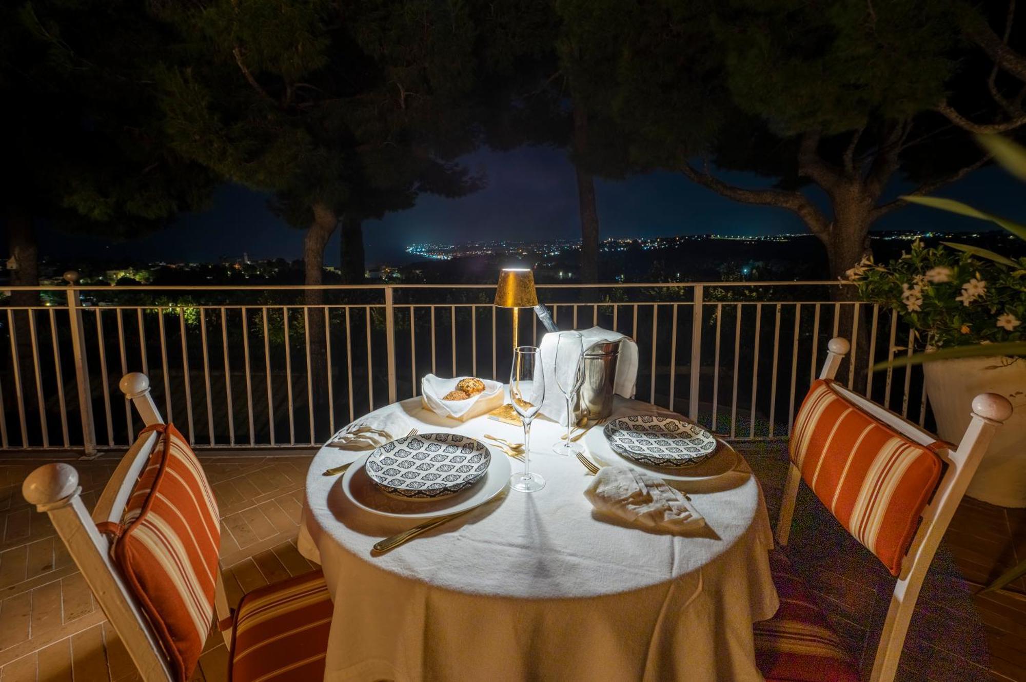 Bed and Breakfast Tra Gli Alberi E Il Mare Сироло Экстерьер фото