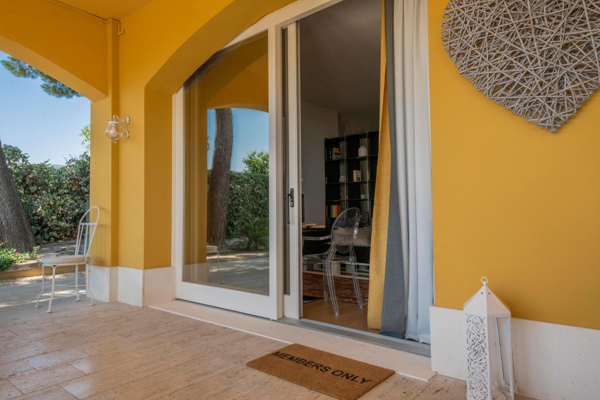 Bed and Breakfast Tra Gli Alberi E Il Mare Сироло Номер фото